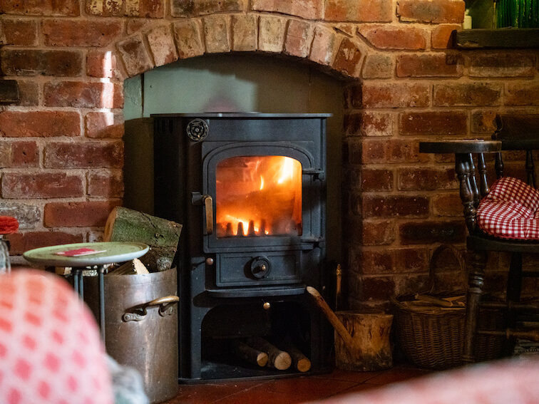 The-Mytton-Arms-Pontesbury-Fireplace-aspect-ratio-700-525